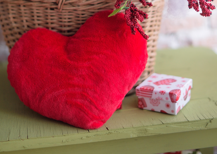 Подушка декоративна Серце червоне