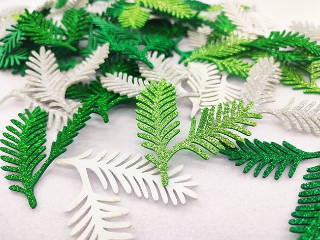 Decorative product Conifer branch, 7 cm, 30 pcs in a pack/U