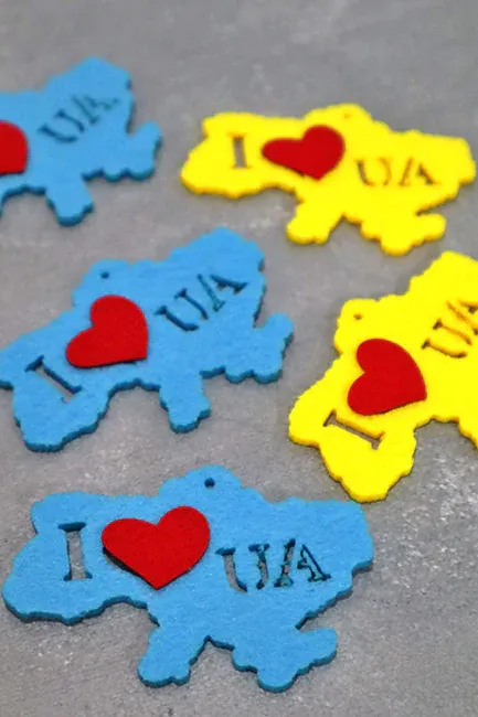 Декоративний виріб Мапа України I love UA, 8,5 см, 2 шт в пак.125233