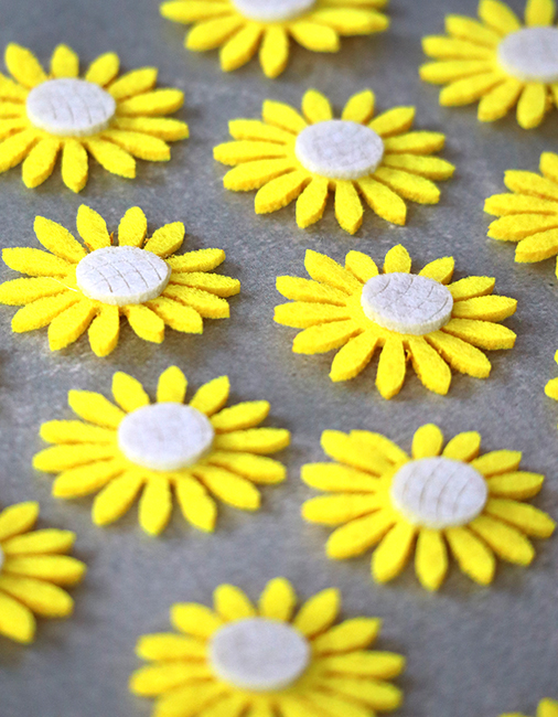Decorative felt product Chamomile, 4 cm, 50 pcs., Yellow /