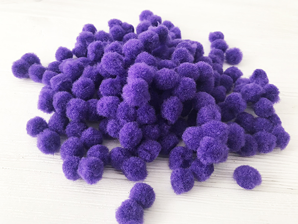Pompon purple 3 cm, 500 pcs. in the pack.