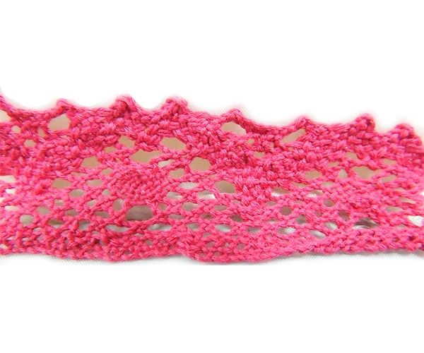 Lace cotton raspberry, w. 3 cm, 182.8 m in the rudder.