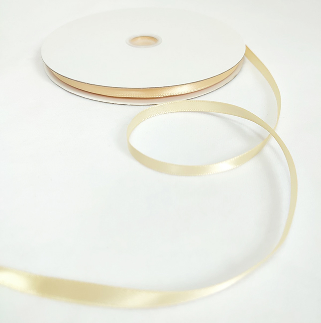 Polyester tape. A2-062; width 0.6 cm; 91.44 m in steering wheel.