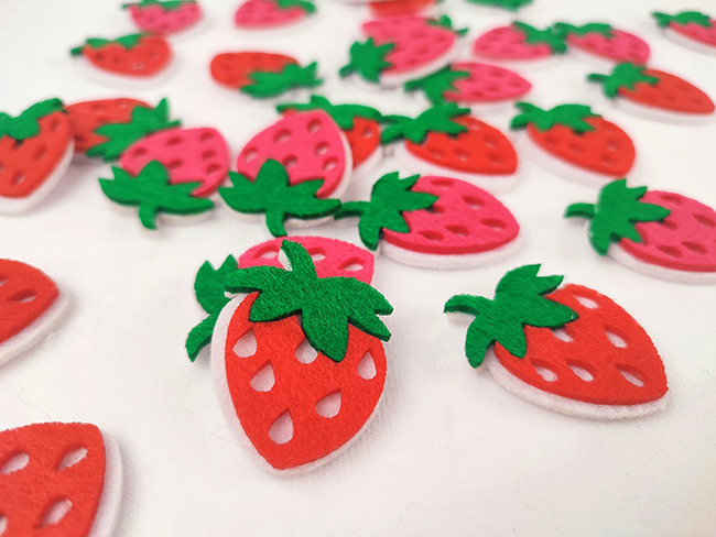Decorative product made of felt Strawberry, 4cm 30pcs.