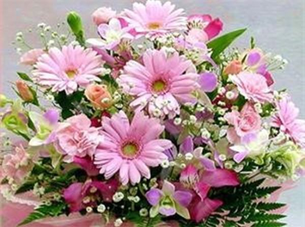 Composition with gerberas, 40*50 cm. Set for creativity with rhinestones on a stretcher