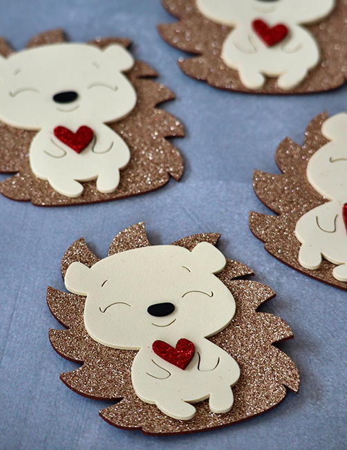 Decorative item Hedgehog with a heart, 10 cm, 10 pcs per pack, bronzeU
