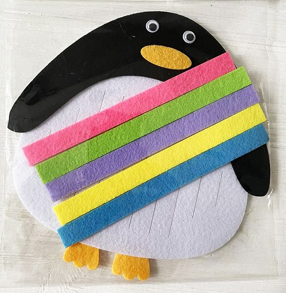 Decorative item made of felt Penguin development kit 19.5 * 20.5 cm / U