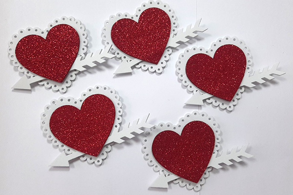 Decorative item Ardent heart with an arrow of 7.5 cm, 30 pcs / pack