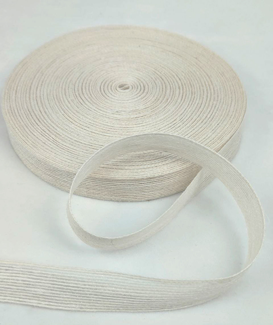 Jute ribbon 2.5 cm, white, 50 m per roll.