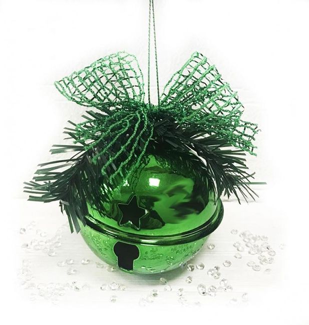 Christmas tree decoration Bubonets 8 cm, green. Decorative product.