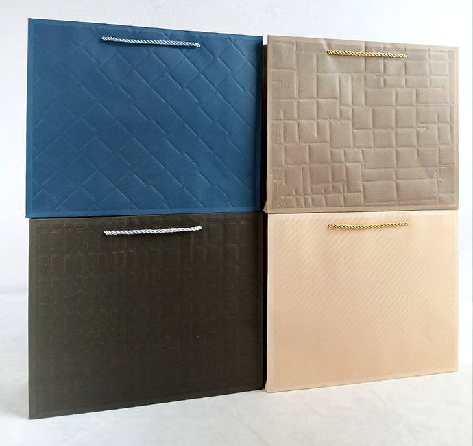 Package 32*26*11cm Single-color with embossing, 12 pcs per pack.