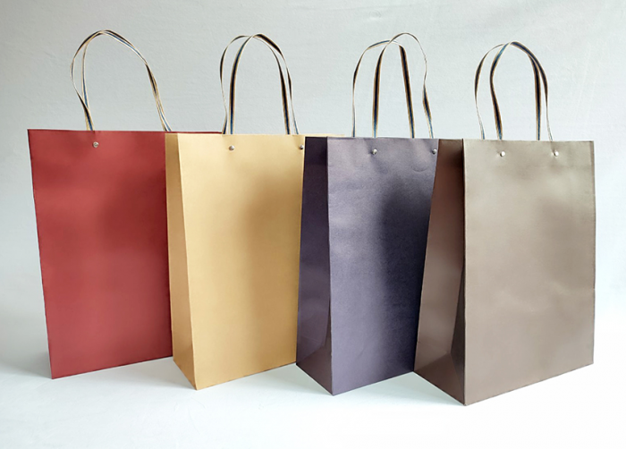 Пакет  25,5*33*12,5см паперовий"Однокольоровий" 12 шт в пак