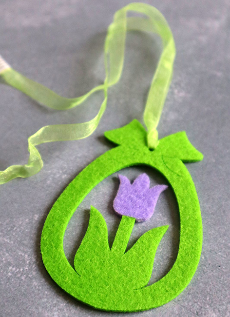 Декоративний виріб з фетру "Підвіска "Яйце з тюльпаном", рожевий, 10,5 см