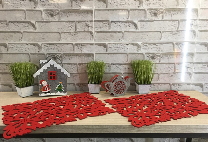 Decorative product made of felt Christmas napkin 35 * 45 cm, 5 mm red