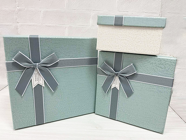 A set of gift boxes 3 pcs per pack.