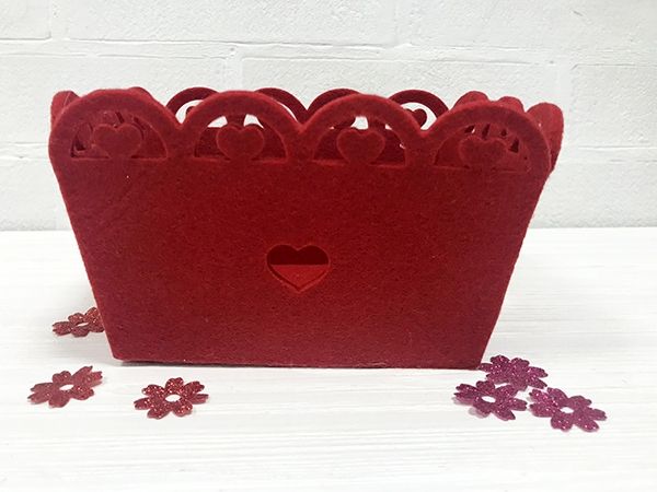 Decorative felt product Confectionery Hearts 10 * 14 * 10 cm, red