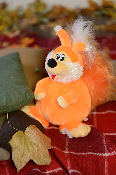 Squirrel Klava Red 40 cm