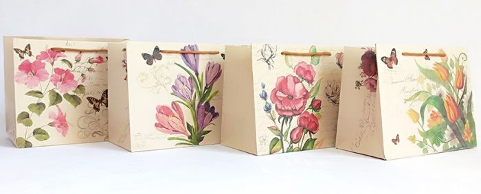 Package 25*20*13.5 cm paper Flowers, 12 pcs in a package.