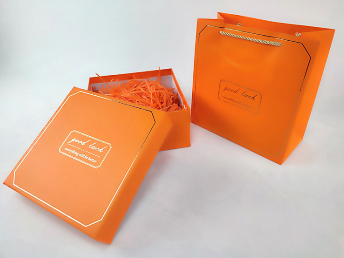 Gift set (package, box, filler), orange