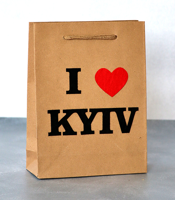 Kraft package with I love Kyiv application 15*20*6 cm. felt (12 pcs in a pack)