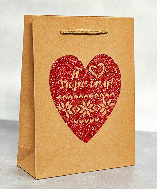 Kraft package with Heart appliqué with Ukraine 15*23 cm 10 pcs. in pack