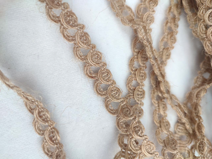Jute ribbon 1 cm, natural. Wave, 50 m per roll.