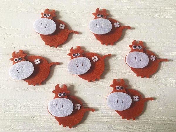 Felt decor Goby with a flower, 5 * 6 cm, 30 pcs / pack