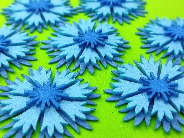 Cornflower felt decorative product, 4.5 cm, 20 pcs in a pack